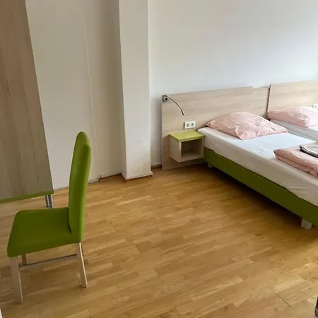 Waffel Cafe Hostel Monteurwohnung Ferienwohnung Kassel Buitenkant foto