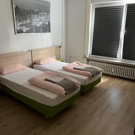 Waffel Cafe Hostel Monteurwohnung Ferienwohnung Kassel Buitenkant foto